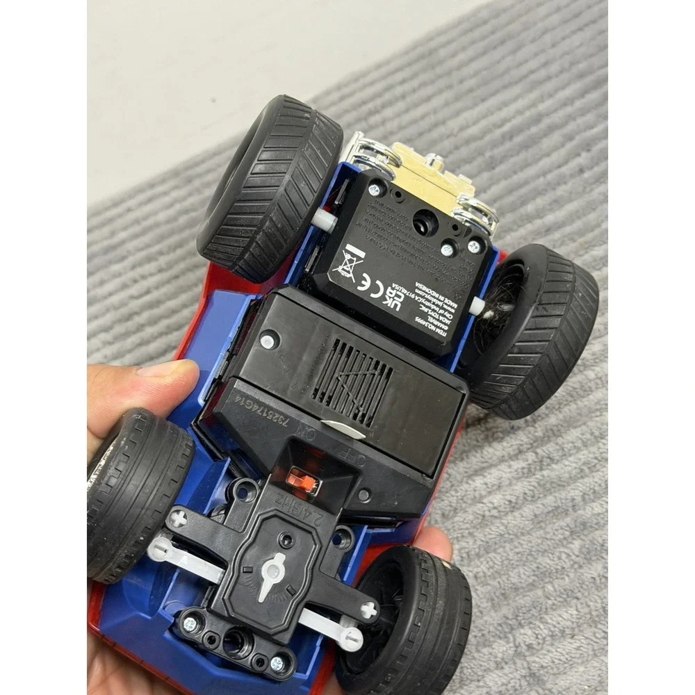 Jada Toys Spider-Man Buggy RC with Non-Removable Spider-Man Figure 7